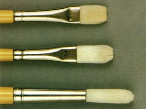 Set di pennelli per pittura ad olio: piatto, a lingua di gatto e tondo 