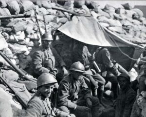 Soldati italiani in trincea durante la Prima guerra mondiale Soldati italiani in trincea durante la Prima guerra mondiale